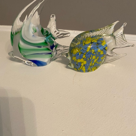 Hand blown glass accent pieces. - Picture 2 of 10